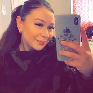 Meet your Posher, Cassandra